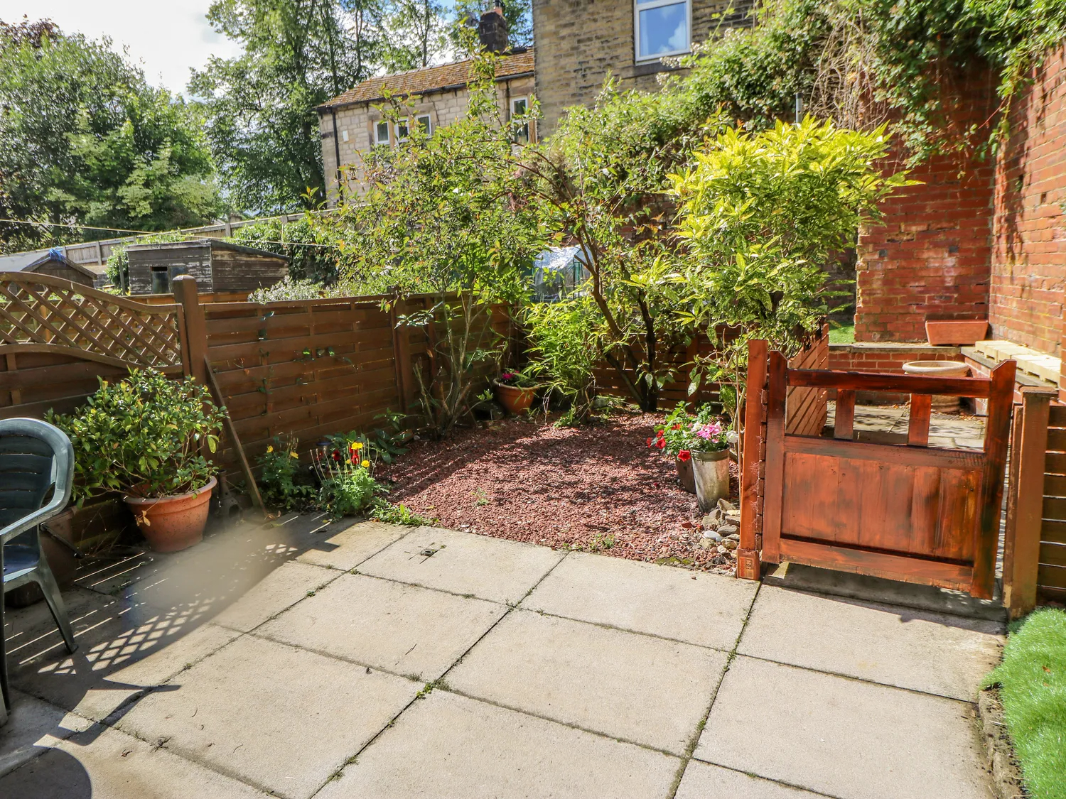 The private back yard of Avaelie House